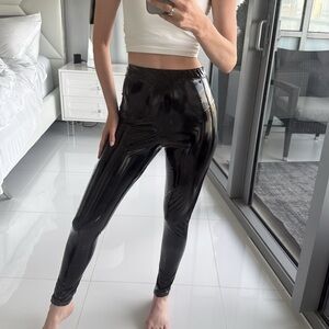Wet look leggings